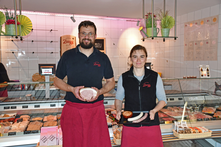 Rolf und Ramona Zaugg mit den ausgezeichneten Produkten.