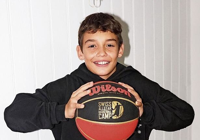 Tyler Tapsell (12) aus Ottenbach wurde vom interregionalen Basketballverband der Zentral- und Nordostschweiz in die Basketball-Auswahl der U14-Jungs berufen. (Bild Urs E. Kneubühl)