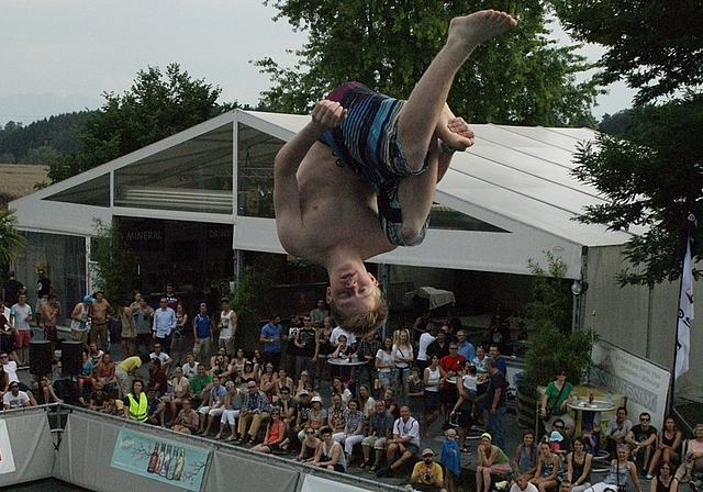 «Trampolin-König»: Luca Schuler sollte nach diesem Style-Contest auch die Disziplin Freeski gewinnen. (Bild Thomas Stöckli)