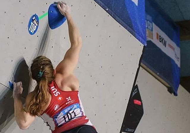 Petra Klingler (Bonstetten) erreicht beim dritten Boulder-Weltcup der Saison den dritten Halbfinal und den 13. Schlussrang. (Bild zvg.)