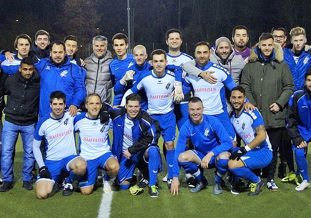 Freude herrscht bei Spielern und Staff nach dem wichtigen Sieg im letzten Spiel des Jahres. (Bild Hansruedi Good)