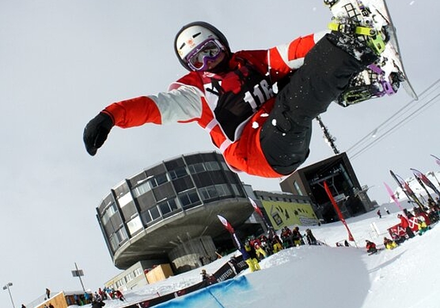 Lou Staub in der Halfpipe in Laax. (Archivbild Joe Staub)
