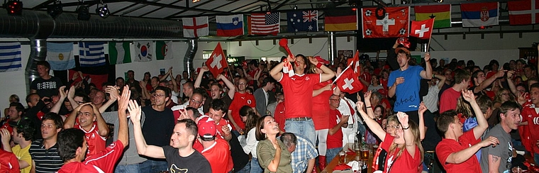 «Hopp Schwiiz!» – beste Stimmung an der letzten WM in der «Break»-Eventhalle. (Bild zvg.)