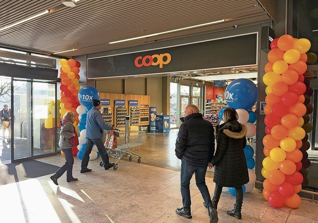 Am Donnerstagmorgen lud der Coopark zu seinen Feierlichkeiten nach den Sanierungen und Umbauten. (Bild dst)