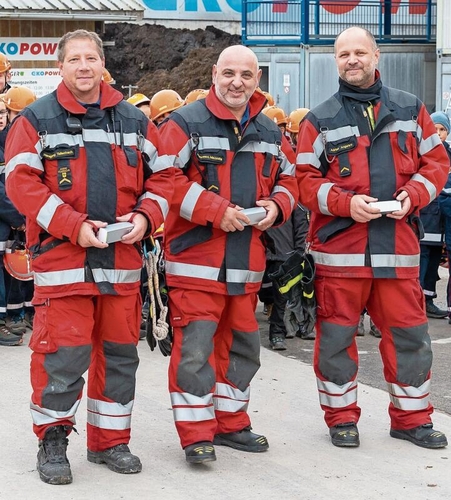 Rücktritt nach mehrjähriger Tätigkeit als Ausbildner in der Jugendfeuerwehr (von links): Hansjörg Tellenbach, Francesco Mazzotta und Adrian Angehrn.