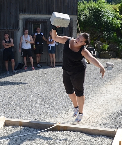 Konzentration und viel Kraft: Ramona Mächler vom Team March. (Bilder Martin Mullis)
