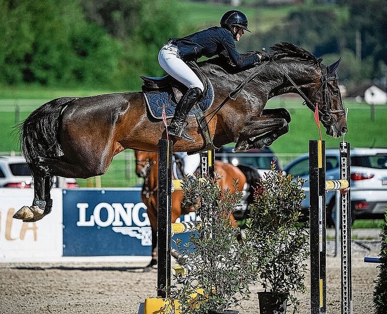 Elin Ott auf dem zwölfjährigen Wallach Denzel Quantum Leap. (Archivbild zvg.)