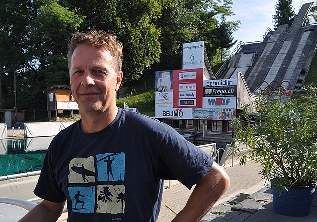 In Minsk beim Bau einer grossen Wasserschanzen-Indoor-Anlage als Berater dabei: Sonny Schönbächler – hier im Jumpin, wo am kommenden Sonntag das Freestyle-Masters stattfindet. (Bild Werner Schneiter)