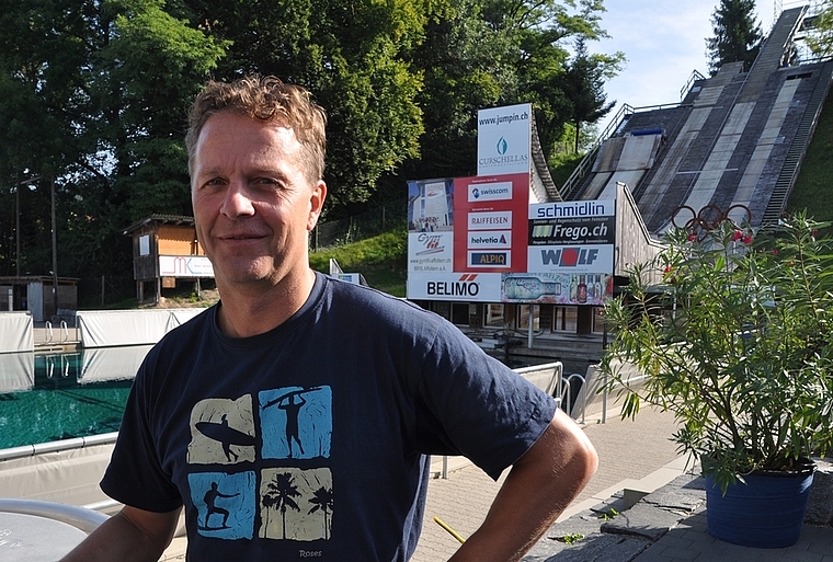 In Minsk beim Bau einer grossen Wasserschanzen-Indoor-Anlage als Berater dabei: Sonny Schönbächler – hier im Jumpin, wo am kommenden Sonntag das Freestyle-Masters stattfindet. (Bild Werner Schneiter)