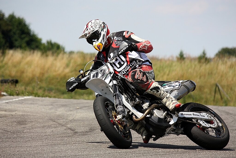 Mike Zürcher driftet auf den dritten Platz. (Bild zvg.)
