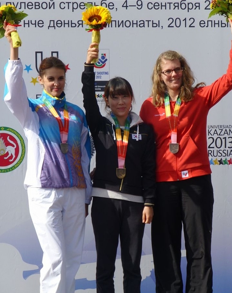 Bronze im Liegend-Match: Martina Landis (rechts) mit Siegerin Kim Mi aus Korea (Mitte) und der zweitplatzierten Alexandra Malinovskaya, Kasachstan. (Bild zvg.)