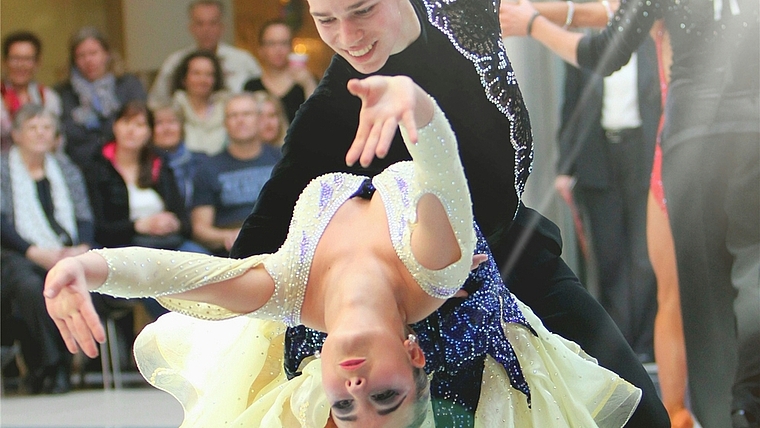 Beim Lateintanz: Hausemer Davide Corrodi mit Cinzia Dalla Vecchia. (Bild BDV)