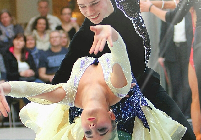 Beim Lateintanz: Hausemer Davide Corrodi mit Cinzia Dalla Vecchia. (Bild BDV)