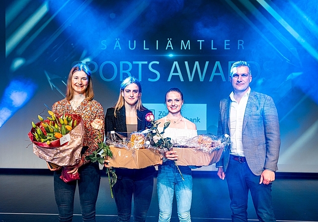 Siegerin der Kategorie Frauen an den Säuliämtler Sports Awards: Mountainbikerin Jacqueline Schneebeli (links) 
