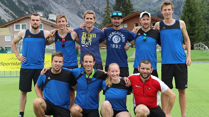 Team Aktive. Hinten von links: Patrick Gaisser, Dominic Mattille, Daniel Studer, Armin Häcki, Stephan Studer und Ivo Götschi. Vorne: Marco Studer, Alexis Panoussopoulos, Jacqueline Loretz und Bruno Würmli.