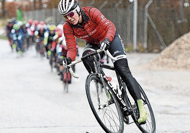 Linda Indergand auf rutschiger Strecke auf dem Weg zum GP-Osterhas-Sieg 2018. (Bild Martin Platter)