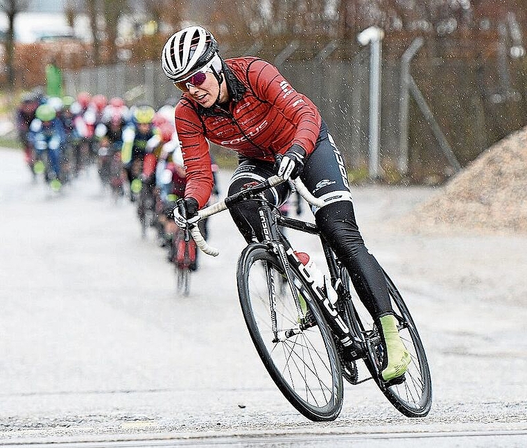 Linda Indergand auf rutschiger Strecke auf dem Weg zum GP-Osterhas-Sieg 2018. (Bild Martin Platter)