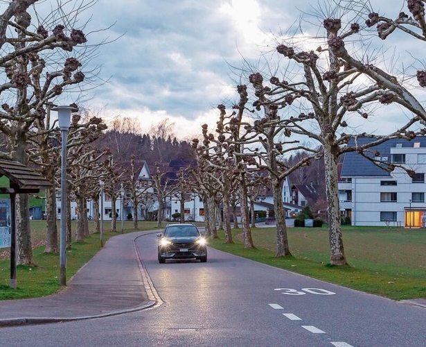 Zufahrt zur Schlossmattstrasse in Knonau: Noch bis am 29. April können sich die Knonauerinnen und Knonauer zur BZO-Teilrevision äussern.