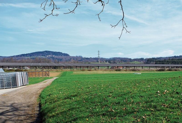 Ist immer noch nur eine Vision: Das «A4-Kraftwerk» mit Solarzellen, das die Autobahn zwischen Affoltern und Knonau einst überdachen könnte. (Bild zvg / Energypier)