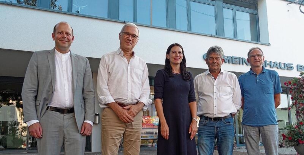 Die Podiums-Teilnehmenden in Bonstetten von links: Marc Bochsler (SVP), Jordi Serra (VPOD), Nina Fehr Düsel (SVP), 
Martin Haab (SVP) und Andreas Hasler (Pro Natura). (Bilder Marcus Weiss)