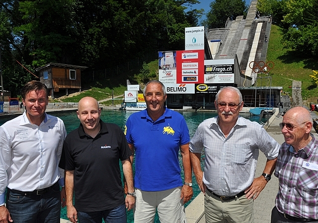 Im Jumpin, anlässlich der Delegiertenversammlung des Zürcher Skiverbandes. Von links: Swiss-Ski-Präsident Urs Lehmann, Ski-Club-Bonstetten-Präsident Martin Hofer, Ehrenpräsident Walti Mätzler, Bonstettens Gemeindepräsident Bruno Steinemann und