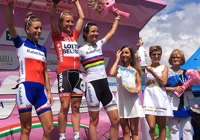 Zuoberst: Emma Pooley (mit Pokal). (Bild Roy Gershow)