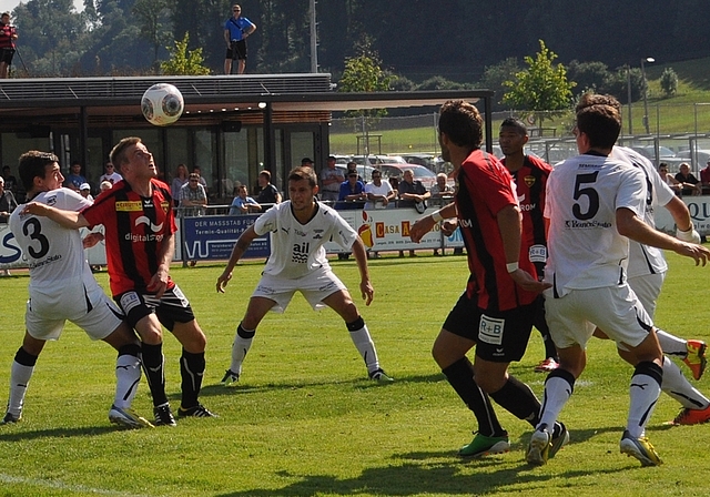 Die Rotschwarzen behaupteten mehrheitlich den Ball. (Bild Kaspar Köchli)