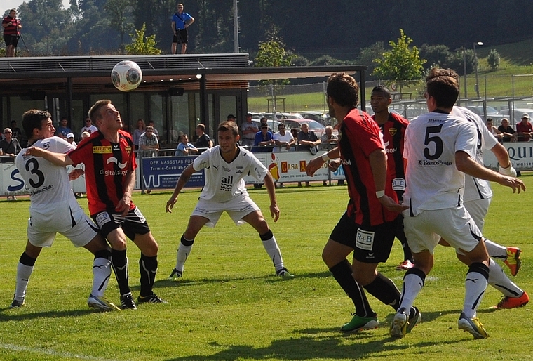 Die Rotschwarzen behaupteten mehrheitlich den Ball. (Bild Kaspar Köchli)