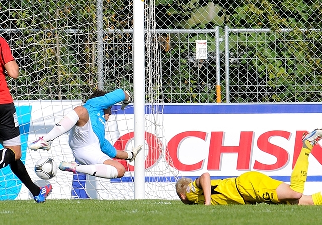 Farneruds Hechtköpfler zum 2:0 für die Gäste. (Bild map.)