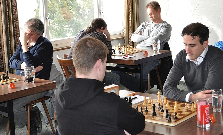 Bei seinem Wettswiler Einstand reüssierte Urs Allenspach (rechts) sehenswert. (Bild Kaspar Köchli)
