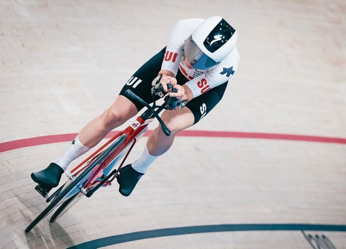 Holte bei ihrer ersten Teilnahme an Paralympics gleich im ersten Rennen die erste Medaille für die Schweiz in Paris: 
die Hedinger Bahn-Radfahrerin Flurina Rigling. (Bild Swiss Paralympic / Gabriel Monnet)