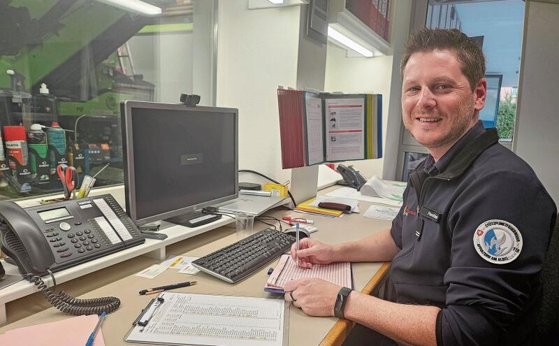 «Einen solchen Unwetter-Einsatz habe ich bei der Stützpunktfeuerwehr noch nie erlebt», sagt Pascal Croket, 
stellvertretender Einsatzleiter. (Bild Werner Schneiter)