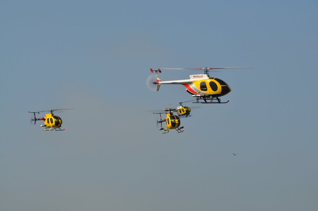 Vier Helis gleichzeitig in der Luft.
